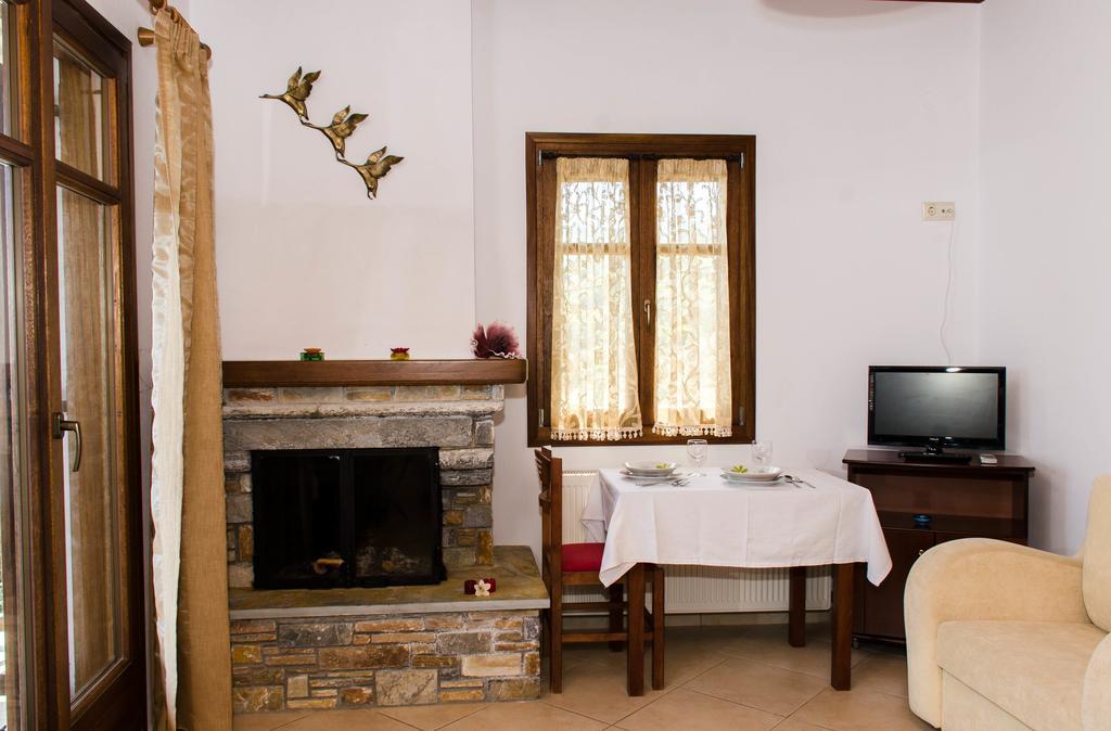 Guesthouse Enastron Хорефто Экстерьер фото